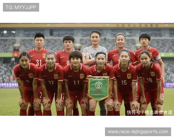 全球足球天王之争：揭秘当今五大最强球员的巅峰表现与传奇故事